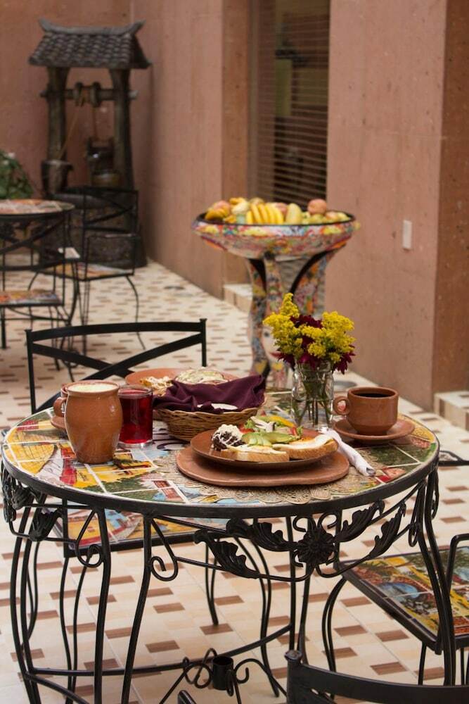 Camino Mexicano Hotel Resort
