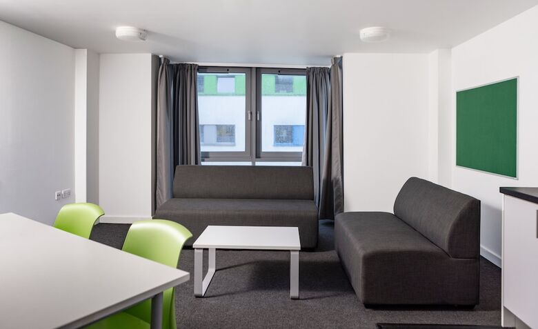 Hotel Wenlock Court
