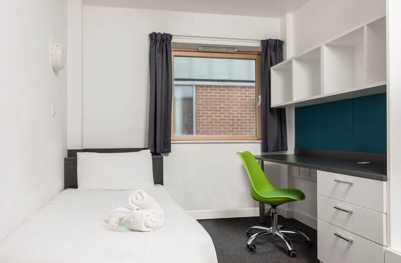 Hotel Wenlock Court
