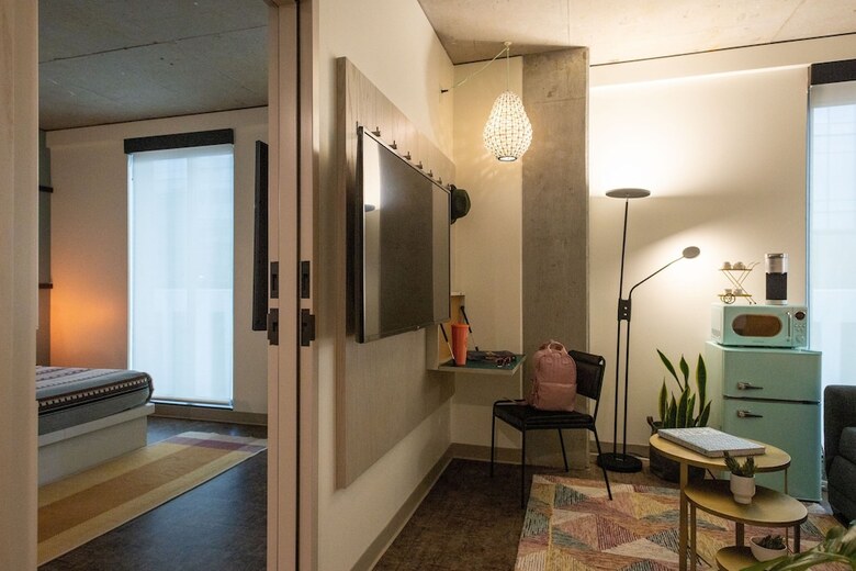 Hotel Moxy Portland Downtown