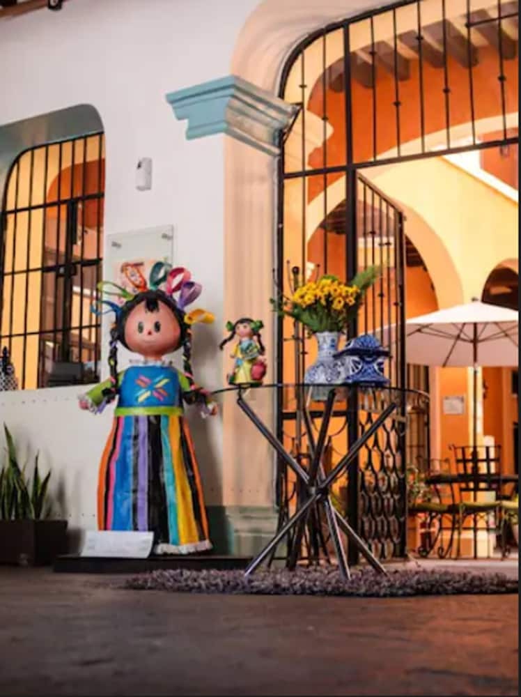 Hotel Mes�n Santa Clara
