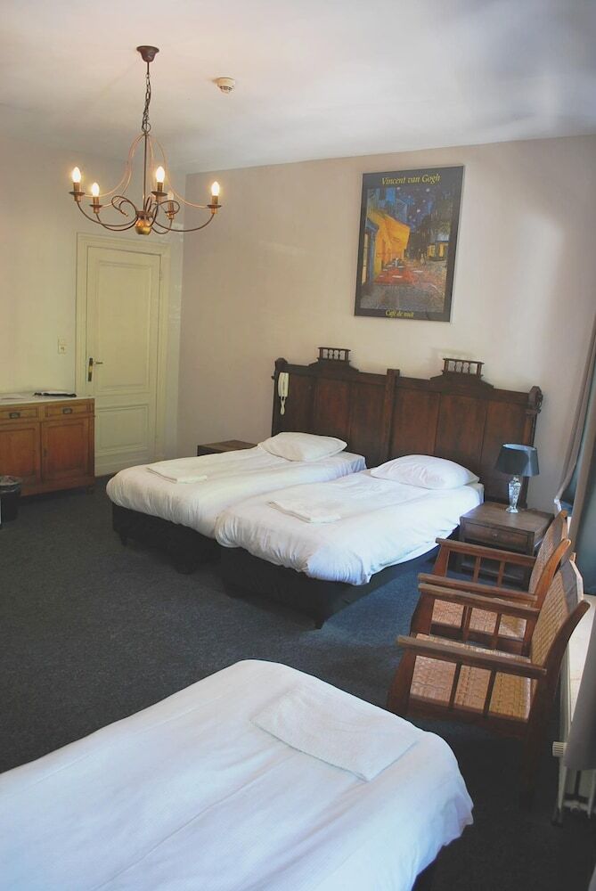 Hotel1875