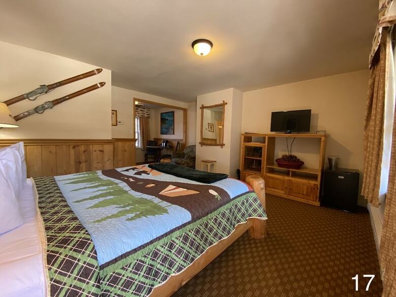 Hotel River Ranch Lodge & Restaurant