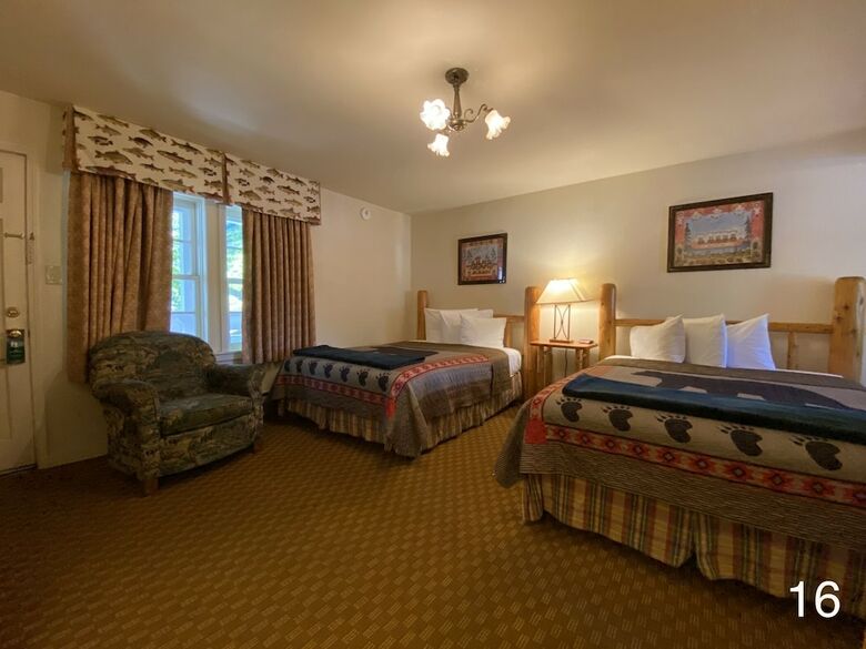 Hotel River Ranch Lodge & Restaurant