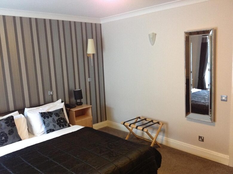 Hotel Corralea Court