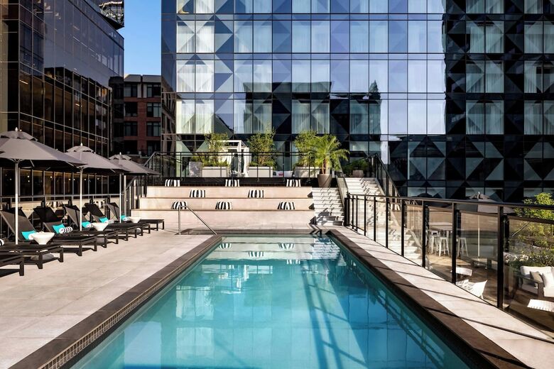 Humaniti Hotel Montreal, Autograph Collection