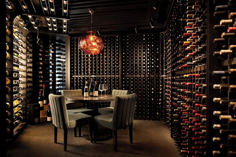 Humaniti Hotel Montreal, Autograph Collection