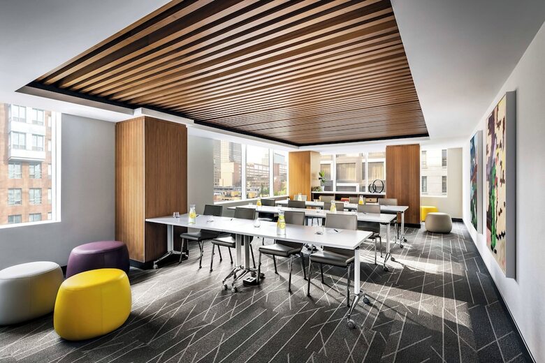 Humaniti Hotel Montreal, Autograph Collection