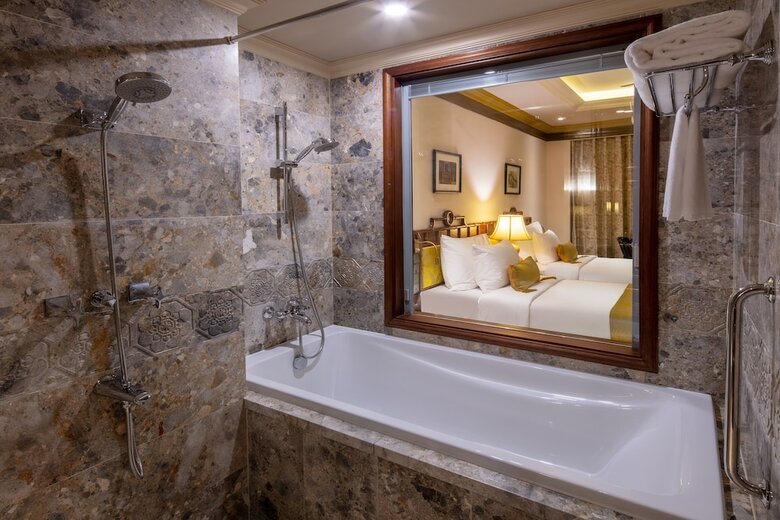 Silk Path Grand Hue Hotel