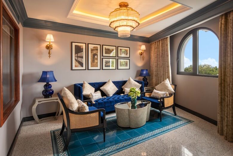 Silk Path Grand Hue Hotel