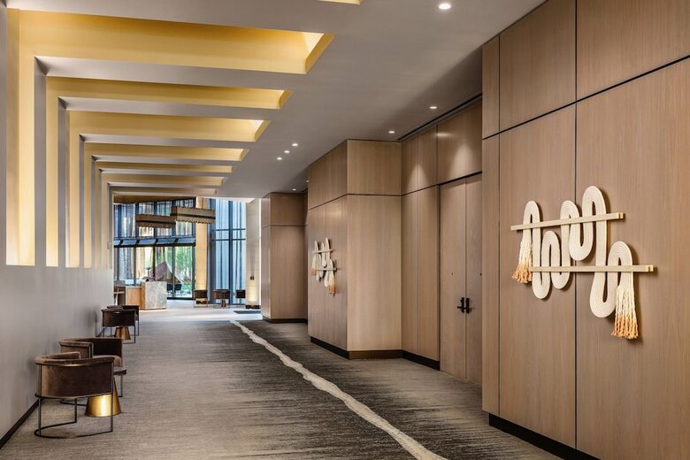 AC Hotel By Marriott Phoenix Downtown