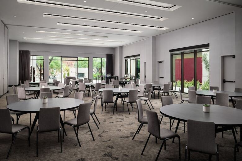 AC Hotel By Marriott Phoenix Downtown