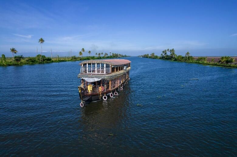Hotel Coco Houseboat
