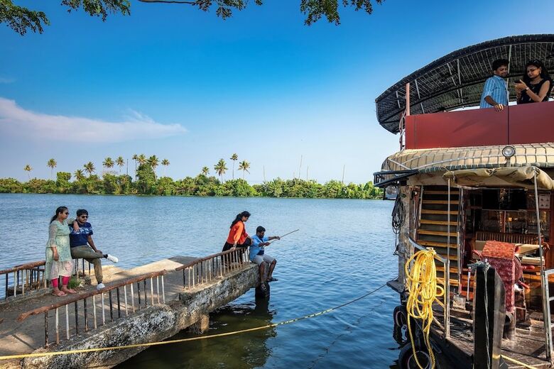 Hotel Coco Houseboat