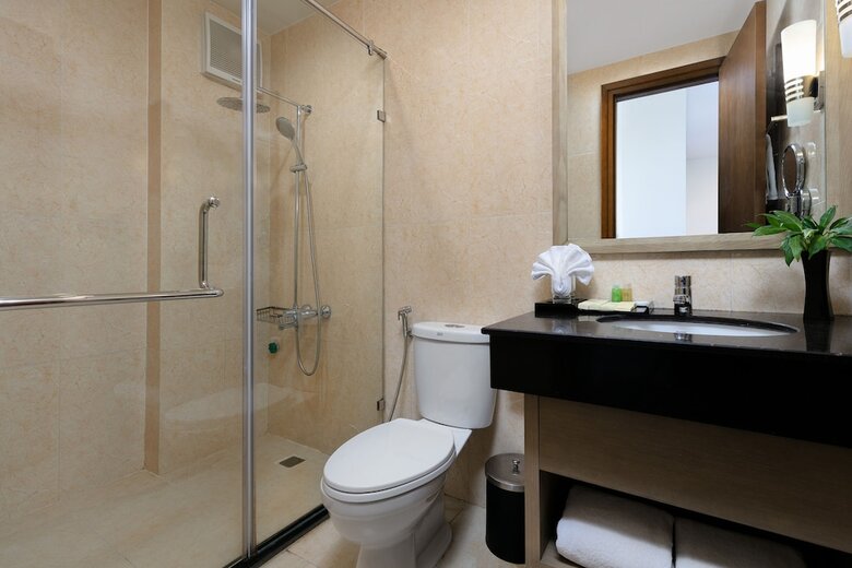 Hotel La Batisse Resort Halong
