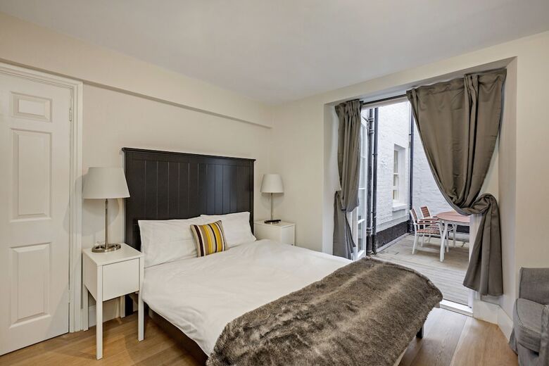 The Sussex Garden Apartment