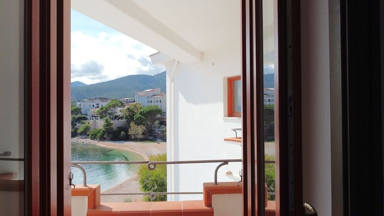 Bue Marino Hotel & Rooftop Bar