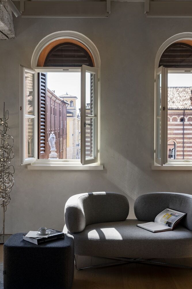 Lords Of Verona Luxury Apartments