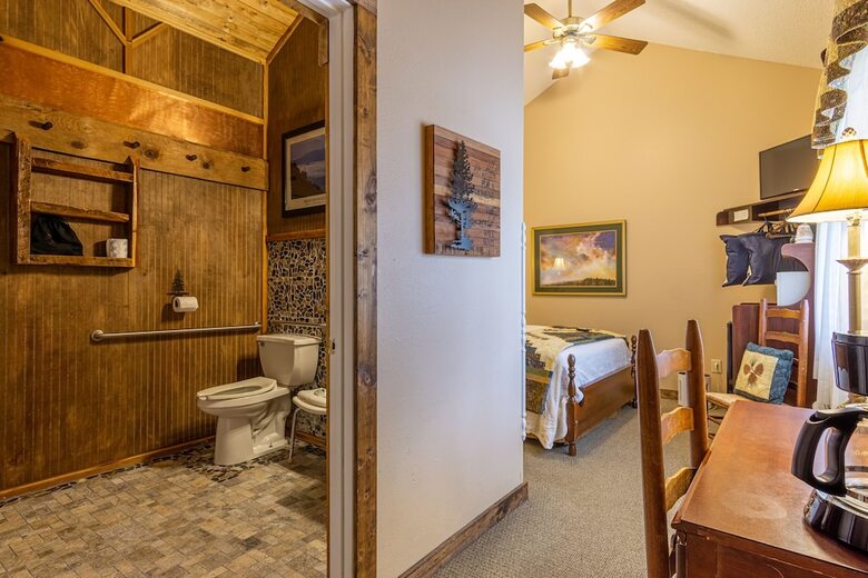 Hotel Hemlock Inn