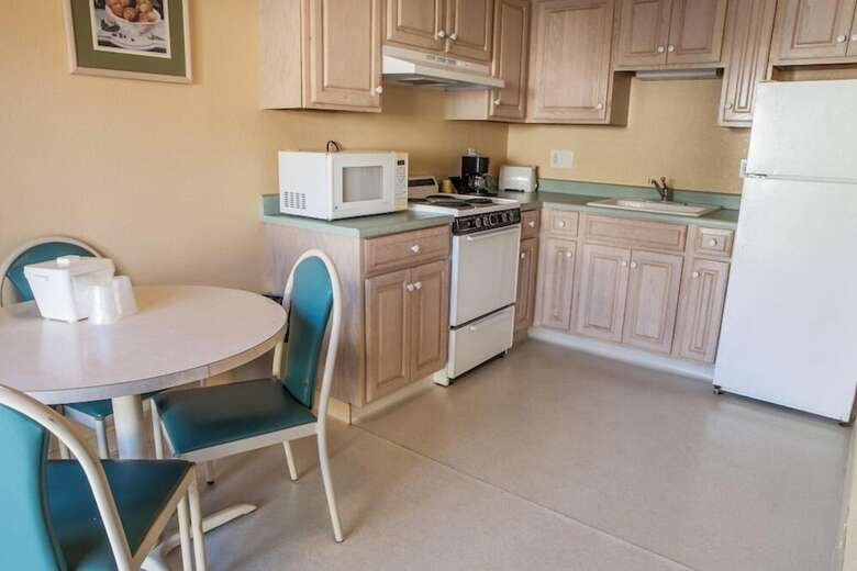 Motel Marinwood Inn & Suites