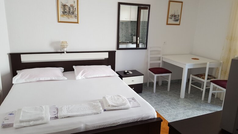Apartments And Rooms Rogosic