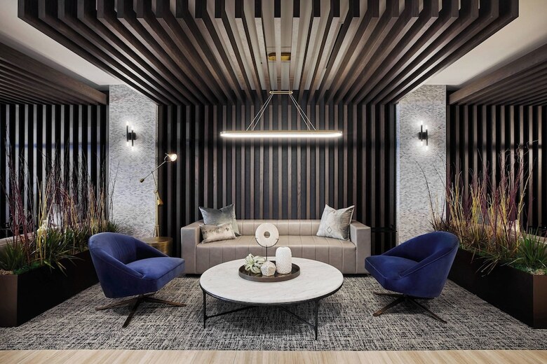 Hotel Springhill Suites By Marriott Chicago Chinatown
