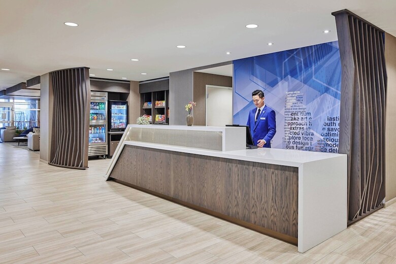 Hotel Springhill Suites By Marriott Chicago Chinatown