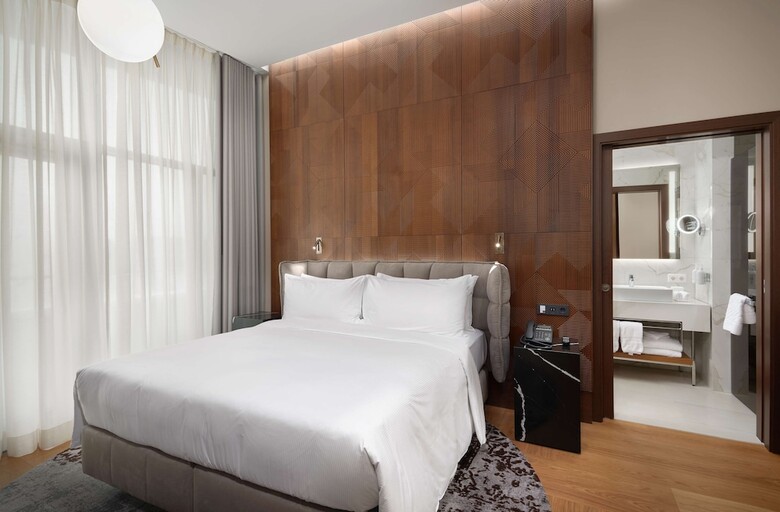 Iceland Parliament Hotel, Curio Collection By Hilton