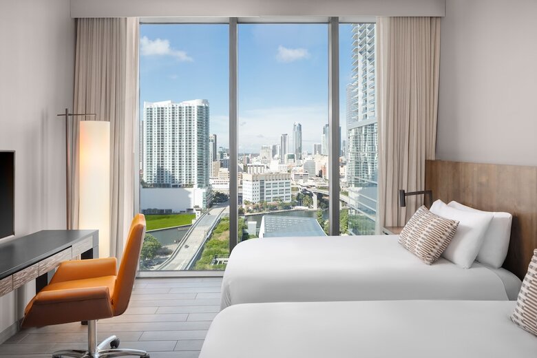 Hotel East Miami Residences