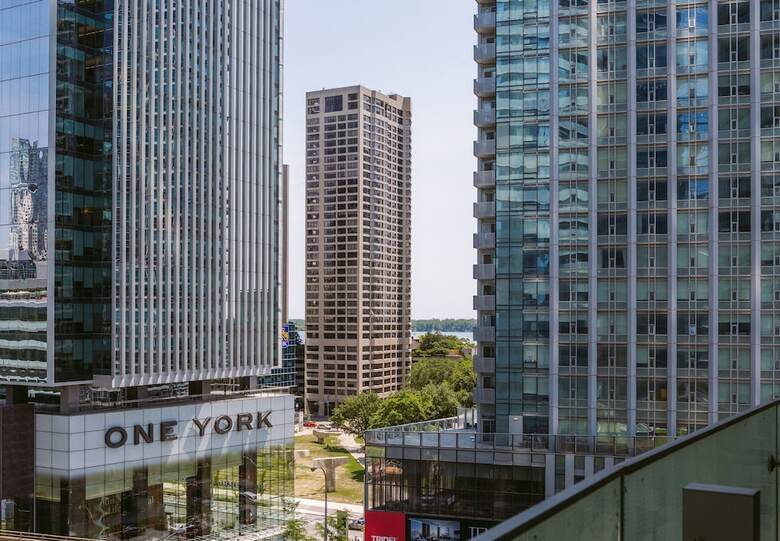 Hotel 12 York St Condo - Financial District