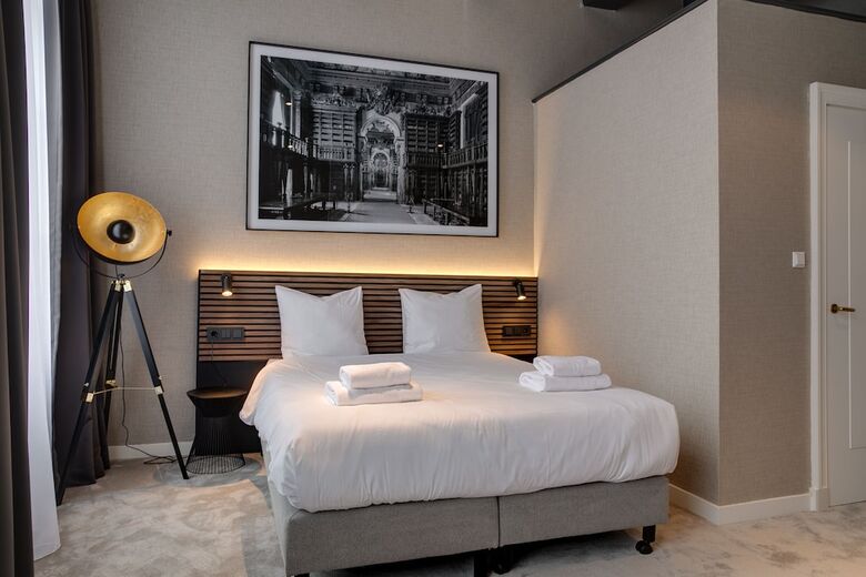 Hotel The Sixteen