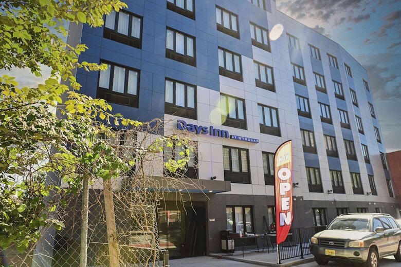 Hotel Days Inn By Wyndham Bronx Nyc