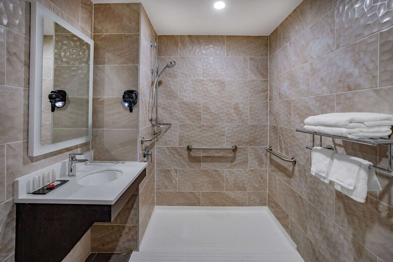 Hotel Days Inn By Wyndham Bronx Nyc