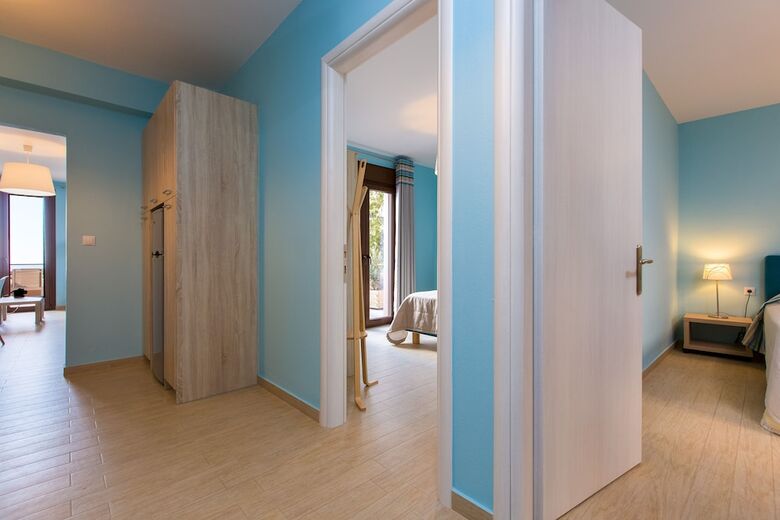 Hotel Stella In The Village Suites