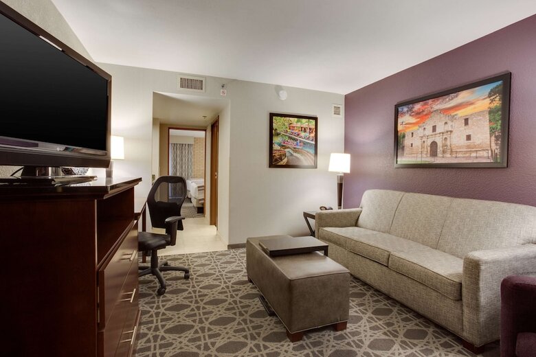 Drury Plaza Hotel San Antonio Airport