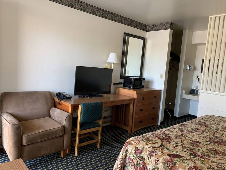 Motel Norton Shores Inn