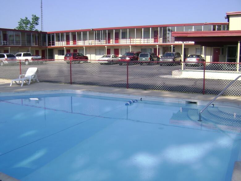 Motel Norton Shores Inn