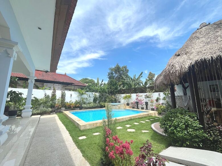 Hotel Belvilla Pleasant Seaside Lovina Beach