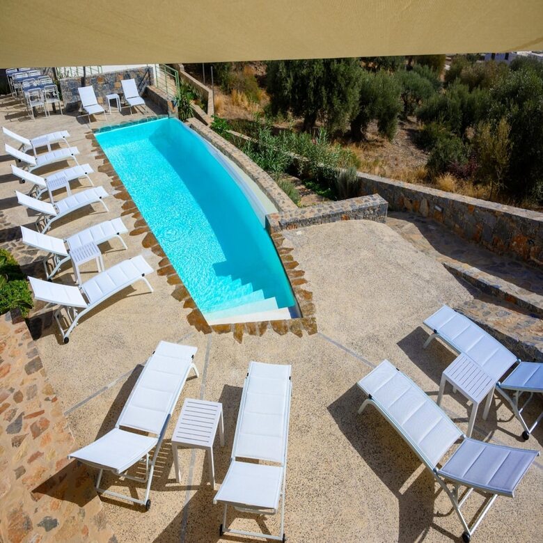 Roots Suites In Crete