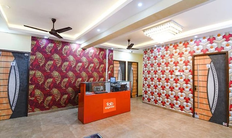 Hotel Fabexpress Comfort Inn