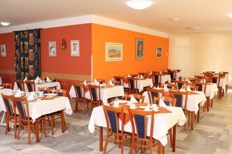 Hotel L�ze?sk� L�?ebna M�nes