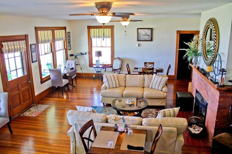 Night Swan Intracoastal B&B