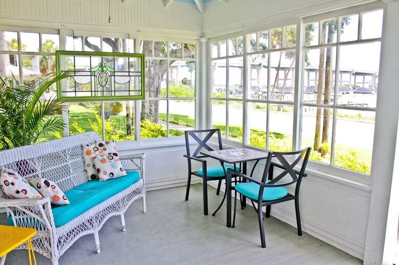 Night Swan Intracoastal B&B