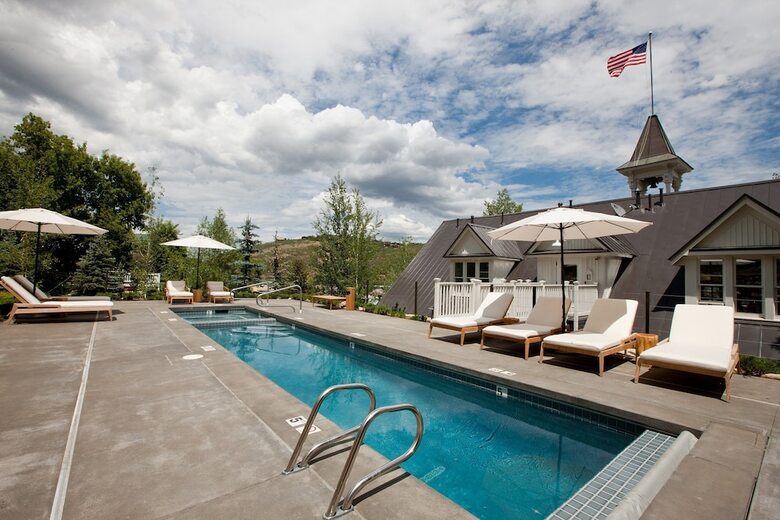 Hotel Washington School House