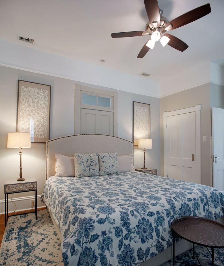 Hotel Huge 5 Bedroom 5 Bath Home In Savannah