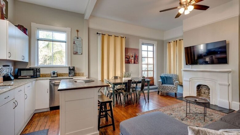 Hotel Huge 5 Bedroom 5 Bath Home In Savannah