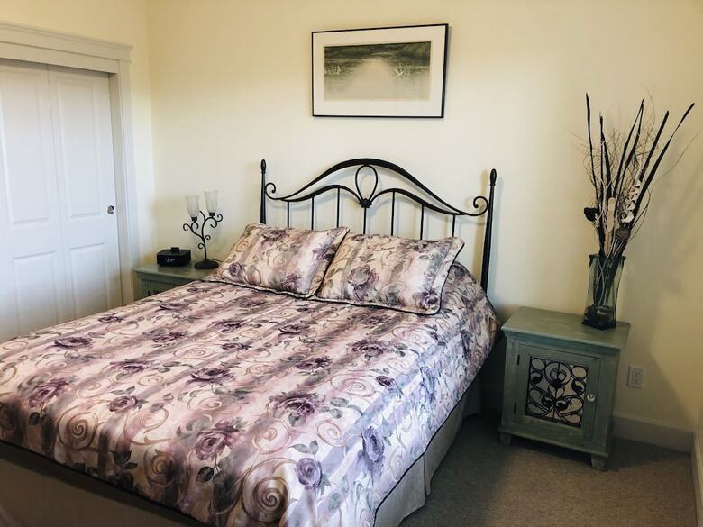 Private Suite In Cowichan Country