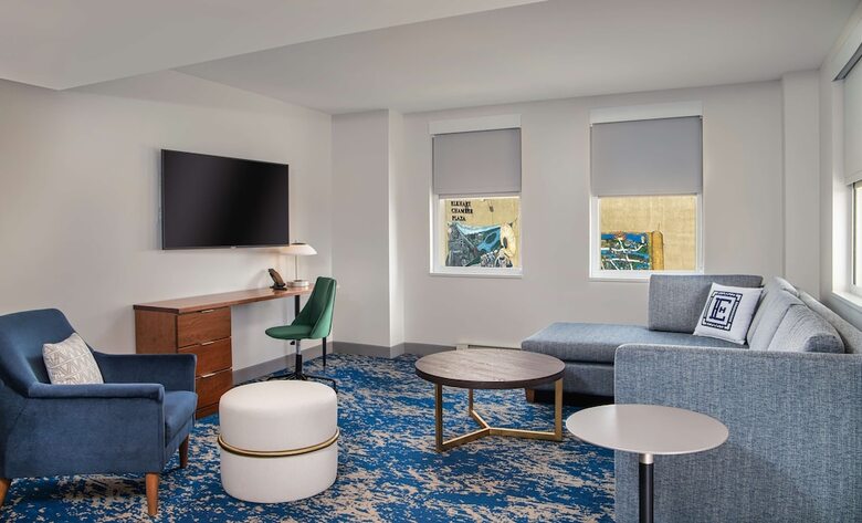 Hotel Elkhart, Tapestry Collection By Hilton