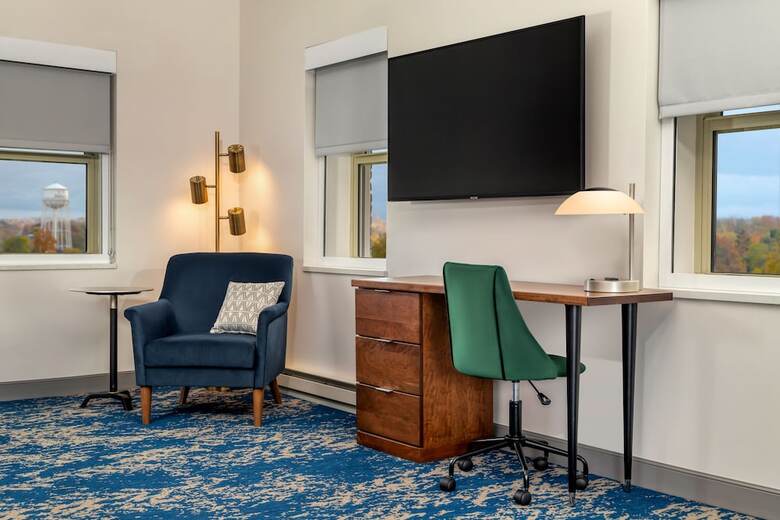 Hotel Elkhart, Tapestry Collection By Hilton