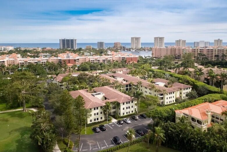 Hotel Bungalows At The Boca Raton